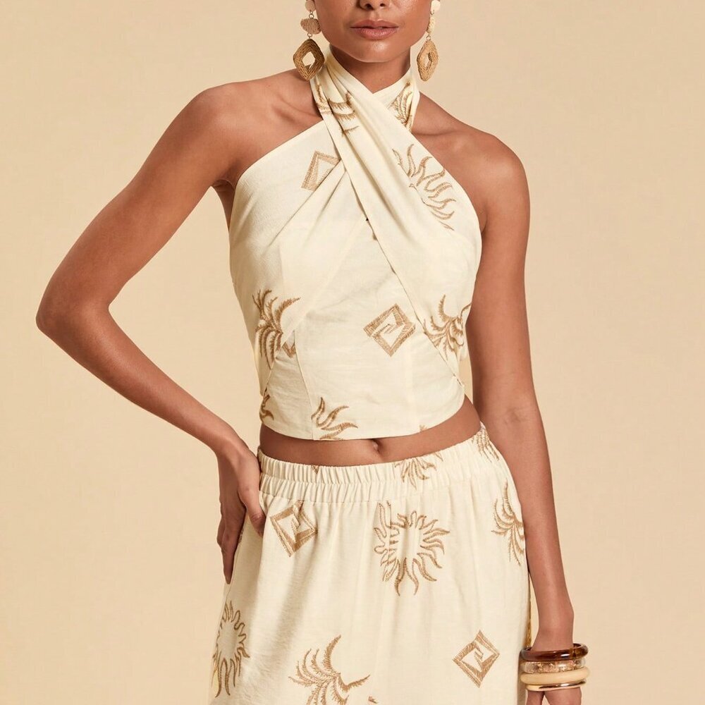White Elegant Women's Sleeveless Backless Halter Top with Embroidery Party - Picture 5 of 7